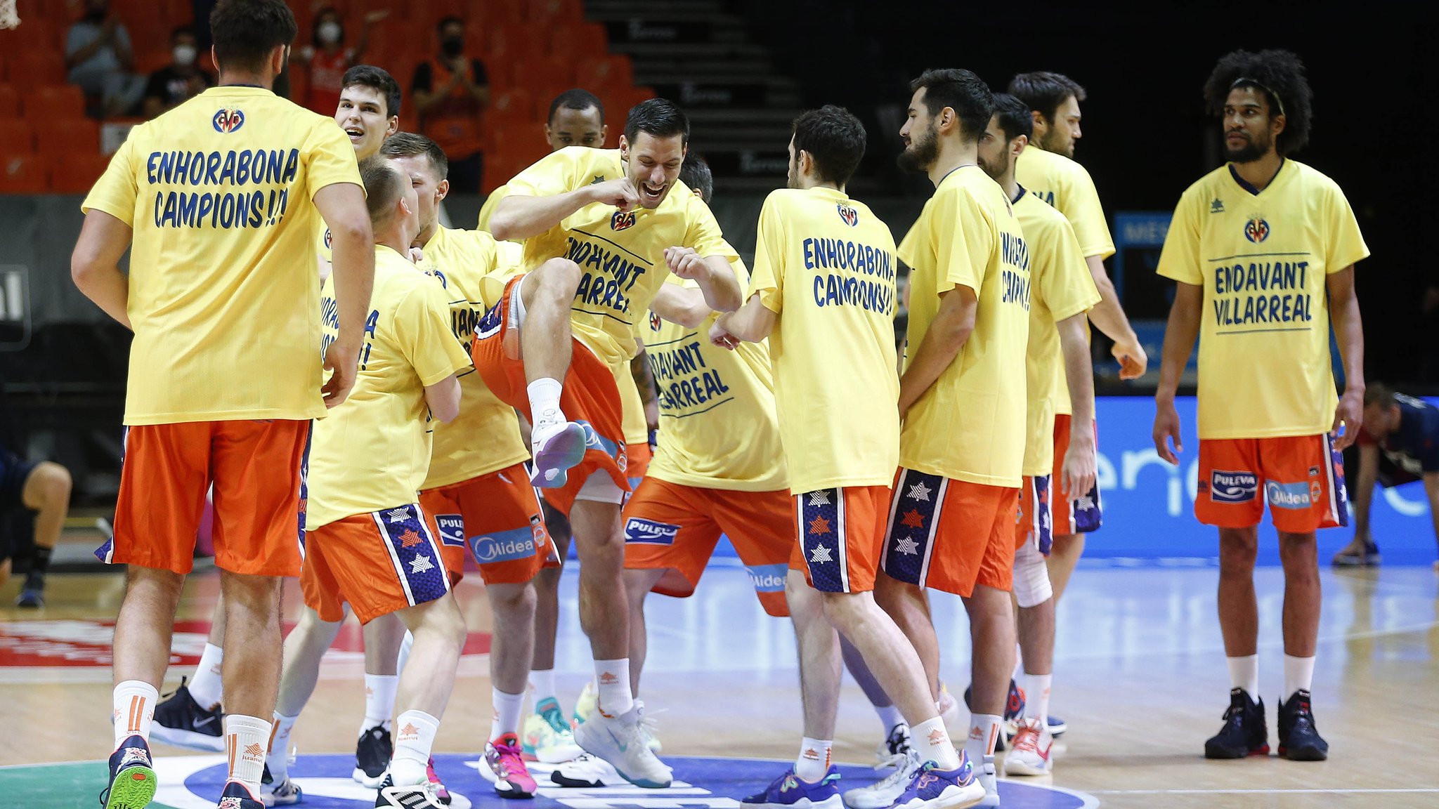 El Valencia Basket se presenta de amarillo para homenajear al Villarreal