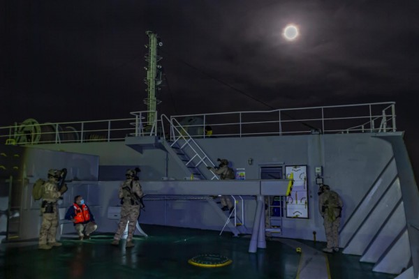 La Armada se pone a prueba en Cartagena: practica dos abordajes a buques mercantes sospechosos  