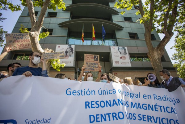 Unides Podem alega contra la inclusión de los radiólogos en la EPS y rechaza la fórmula mercantil