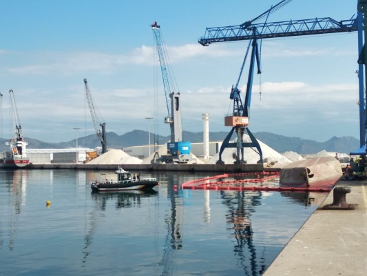 El puerto de Castellón permanecerá cerrado de forma indefinida a la espera de rescatar al estibador