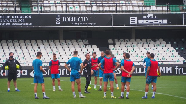 Revolución en la convocatoria de Escobar para la despedida de Segunda División del Castellón 