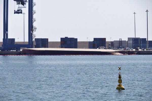 Hallan al marinero del mercante y persisten en la búsqueda del estibador de Castelló