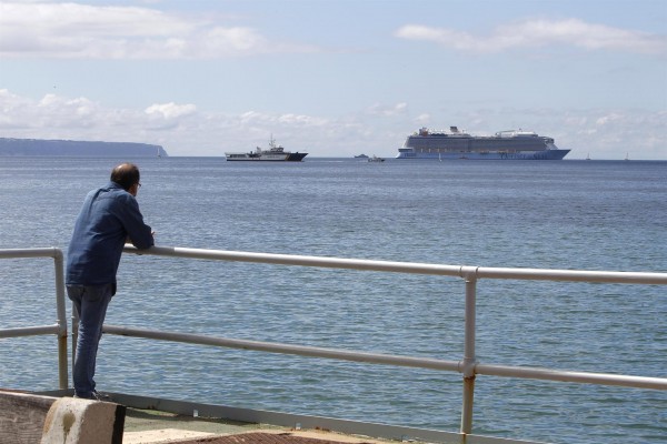 España levanta la prohibición para que los cruceros internacionales puedan atracar en sus puertos