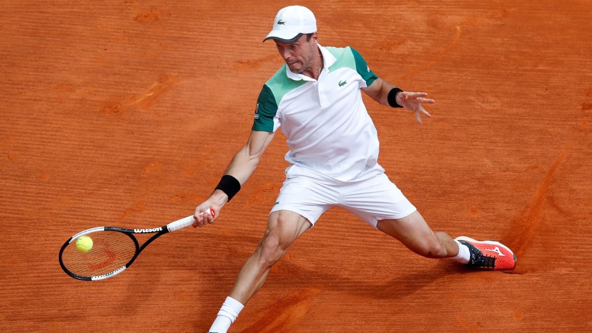 El debutante Mario Vilella será el rival de la fase previa que jugará ante Bautista en Roland Garros