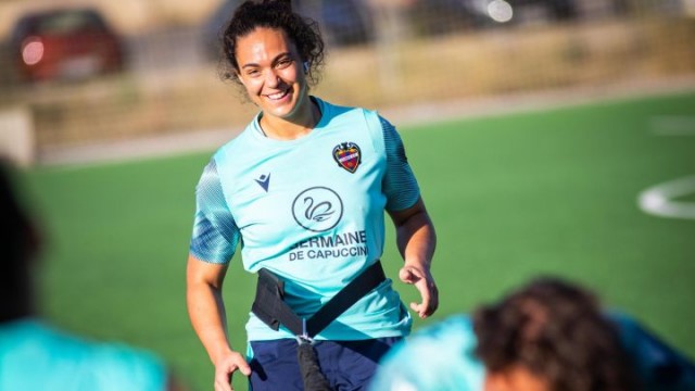María Valenzuela: 