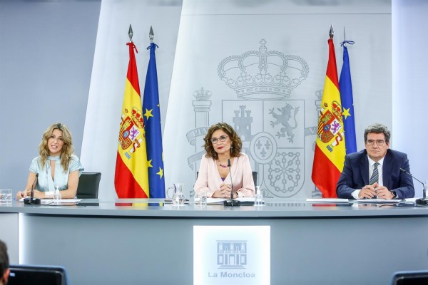 Entra en vigor la prórroga de los ERTE para 8.000 murcianos y el cese de actividad para 13.500 autónomos 