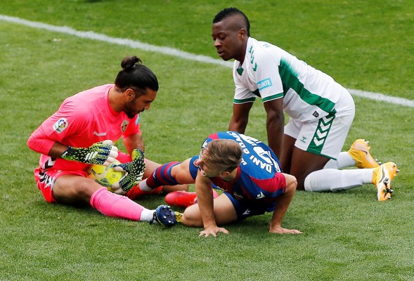 Gazzaniga, más cerca de seguir en el Elche