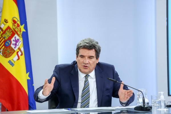  Escrivá cifra el coste de la nueva prórroga de ERTE y prestaciones de autónomos en 2.000 millones