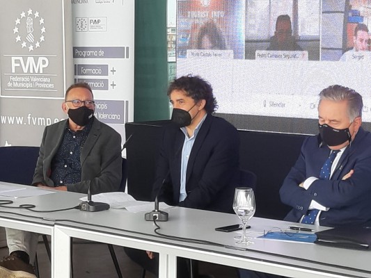 El municipalismo valenciano reinventa el turismo veraniego