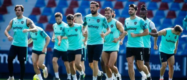 El Levante UD comunica otro positivo por Covid-19