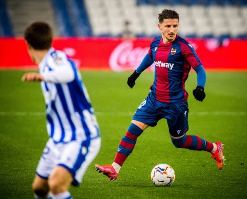 Bardhi, aislado en la concentración con Macedonia tras dar positivo por covid-19