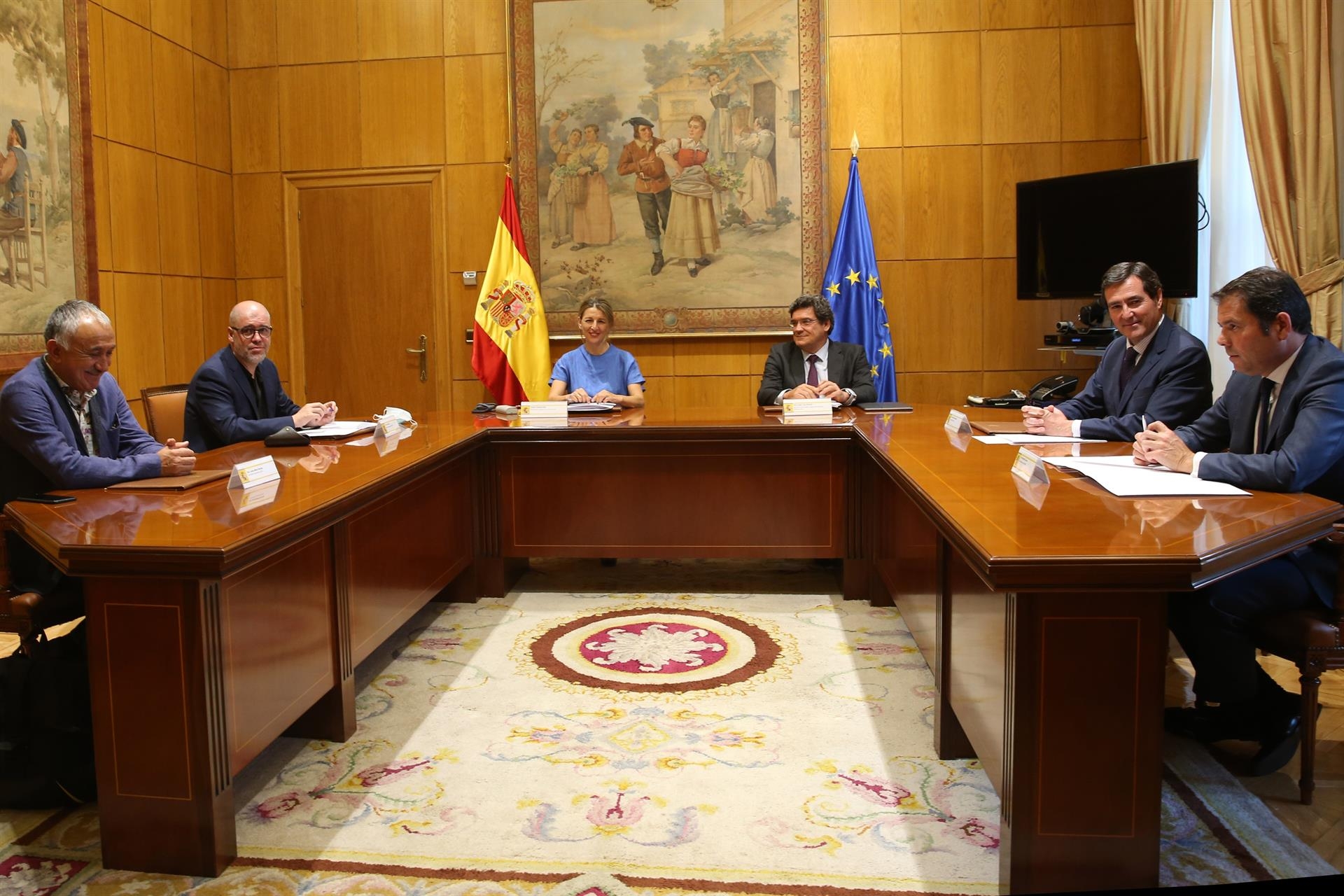 El Gobierno y agentes sociales alcanzan un preacuerdo para prorrogar los ERTE hasta el 30 de septiembre