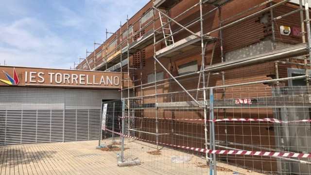El Consell preadjudica las obras de la fachada del IES de Torrellano

