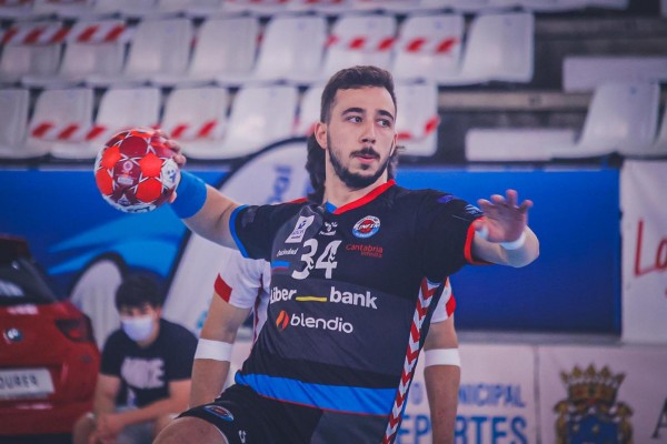 El central Nacho Vallés vuelve al Benidorm

