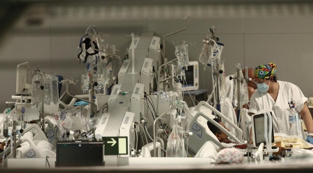 La covid-19 vuelve a dejar una muerte en Castellón, que suma 33 nuevos contagios