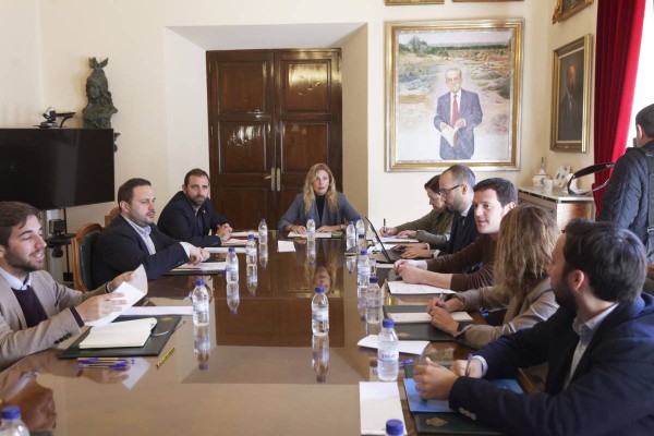 La retribución de la edil tránsfuga se le atraganta al Fadrell: habrá que esperar al pleno de junio