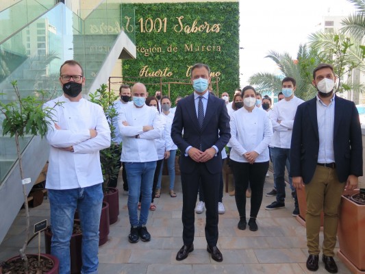 Chaquetillas de los '1.001 Sabores' para los cerca de 30 chefs murcianos que viajarán a Madrid Fusión