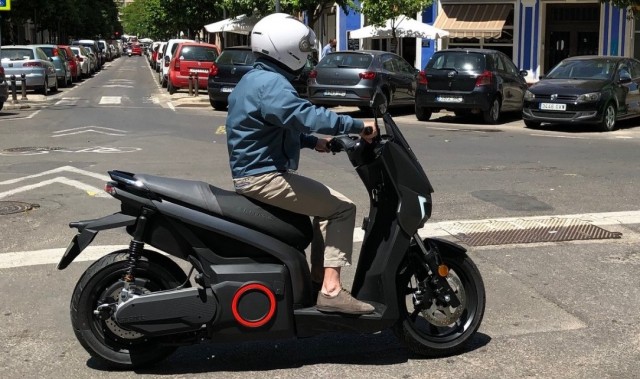 Nueva SEAT MÓ eScooter 125: alternativa eco y 100% eléctrica