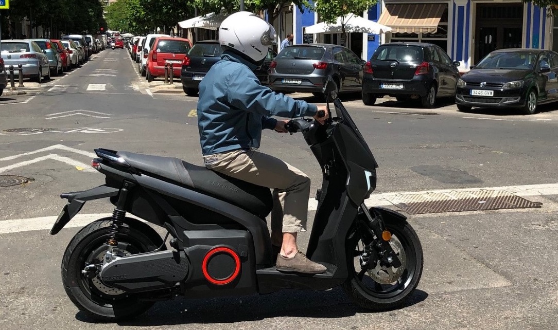 Nueva SEAT MÓ eScooter 125: alternativa eco y 100% eléctrica