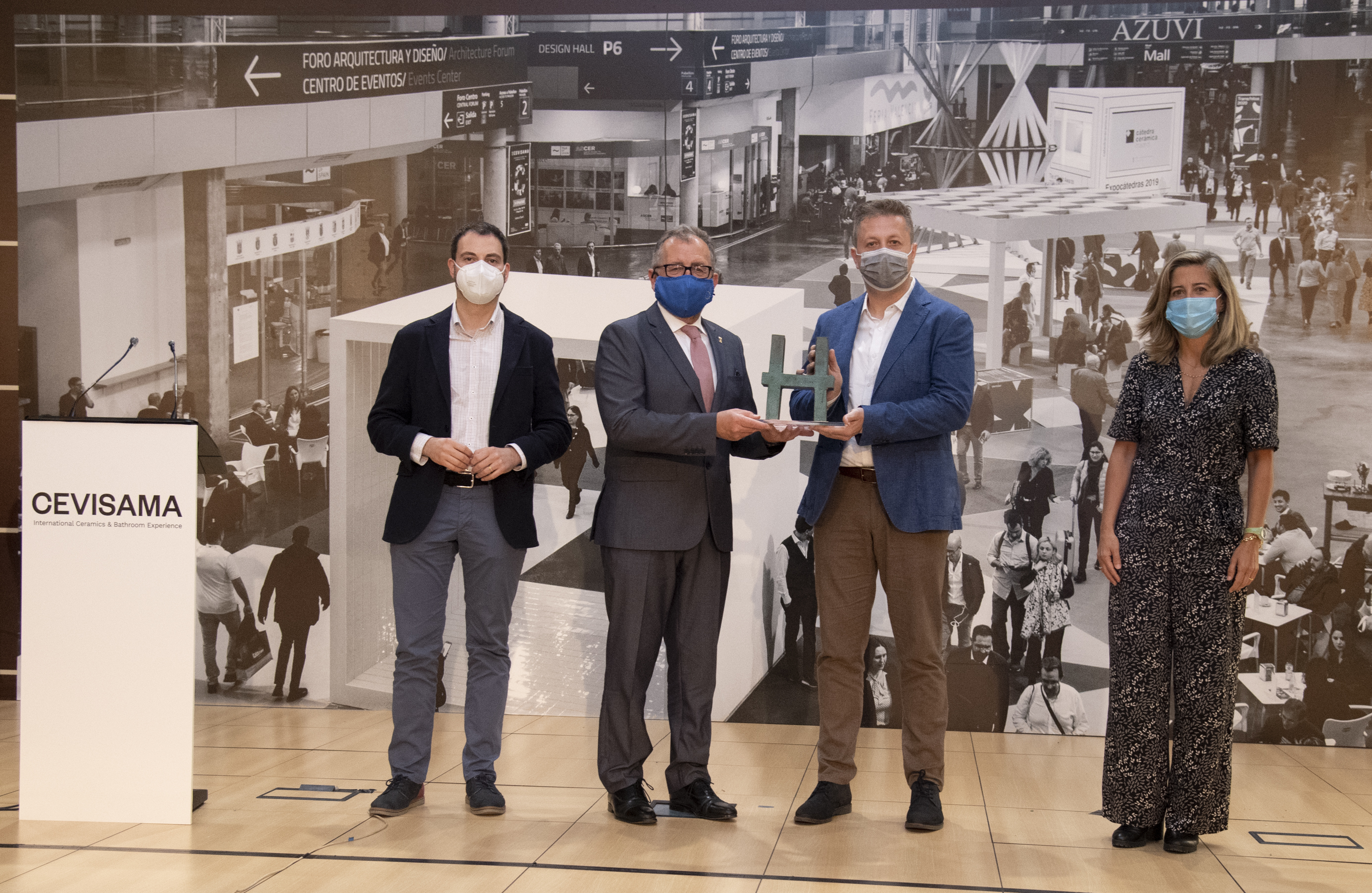 Diputación entrega a Rocersa el premio 'Som Ceràmica' por su innovación de producto urbano