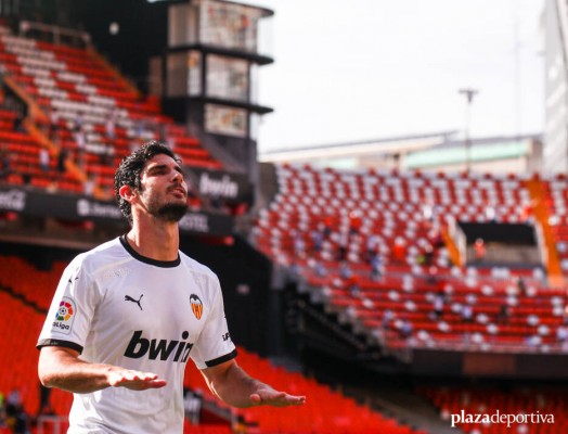 El Everton se suma a la puja por Guedes