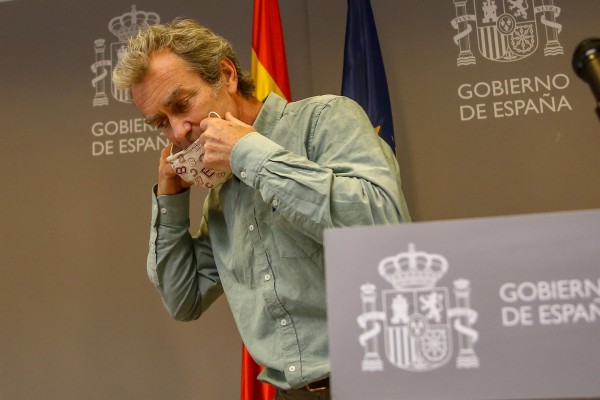 Simón abre la puerta a vacunar con Pfizer a mayores de 60 si muchos menores de esa edad optan por AstraZeneca