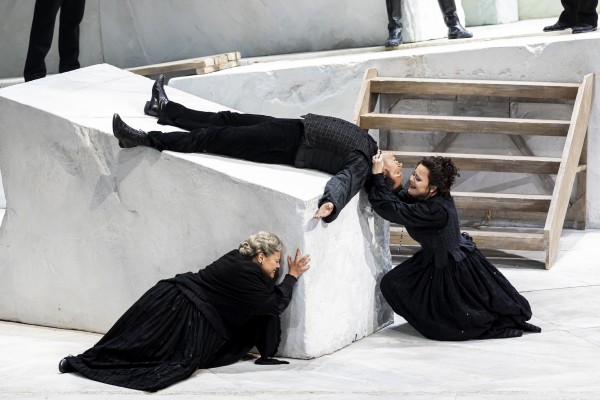 Les Arts cierra a lo grande la temporada de ópera con verismo fusión 
