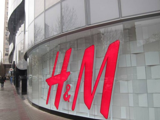 Pacto en el ERE de H&M: un tercio de los despidos pero se mantienen los cierres en la Comunitat