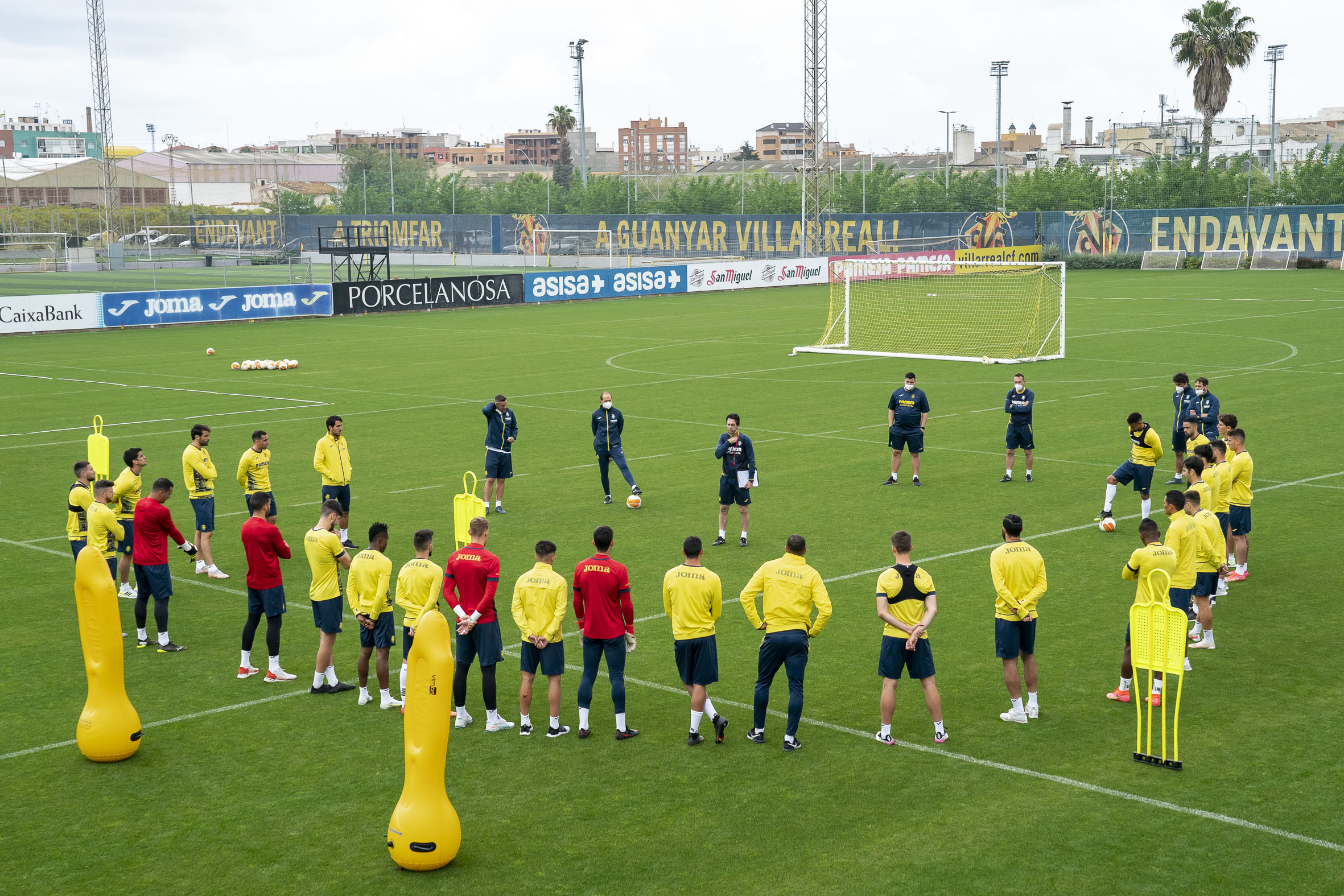 El Villarreal viajará el martes por la mañana y entrenará por la tarde
