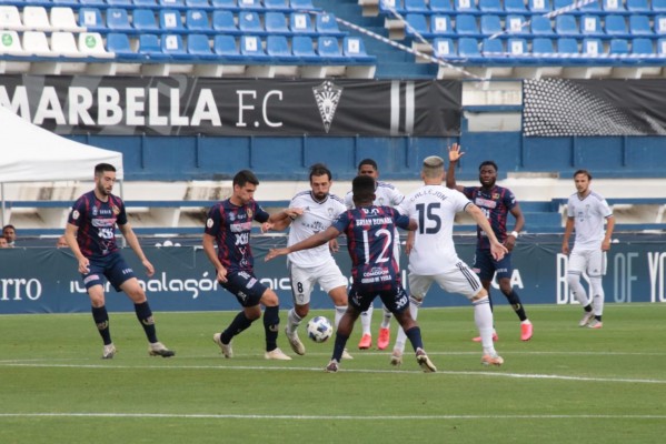 El Yeclano, ya sin opciones de salvarse, cae con claridad en Marbella (3-0)