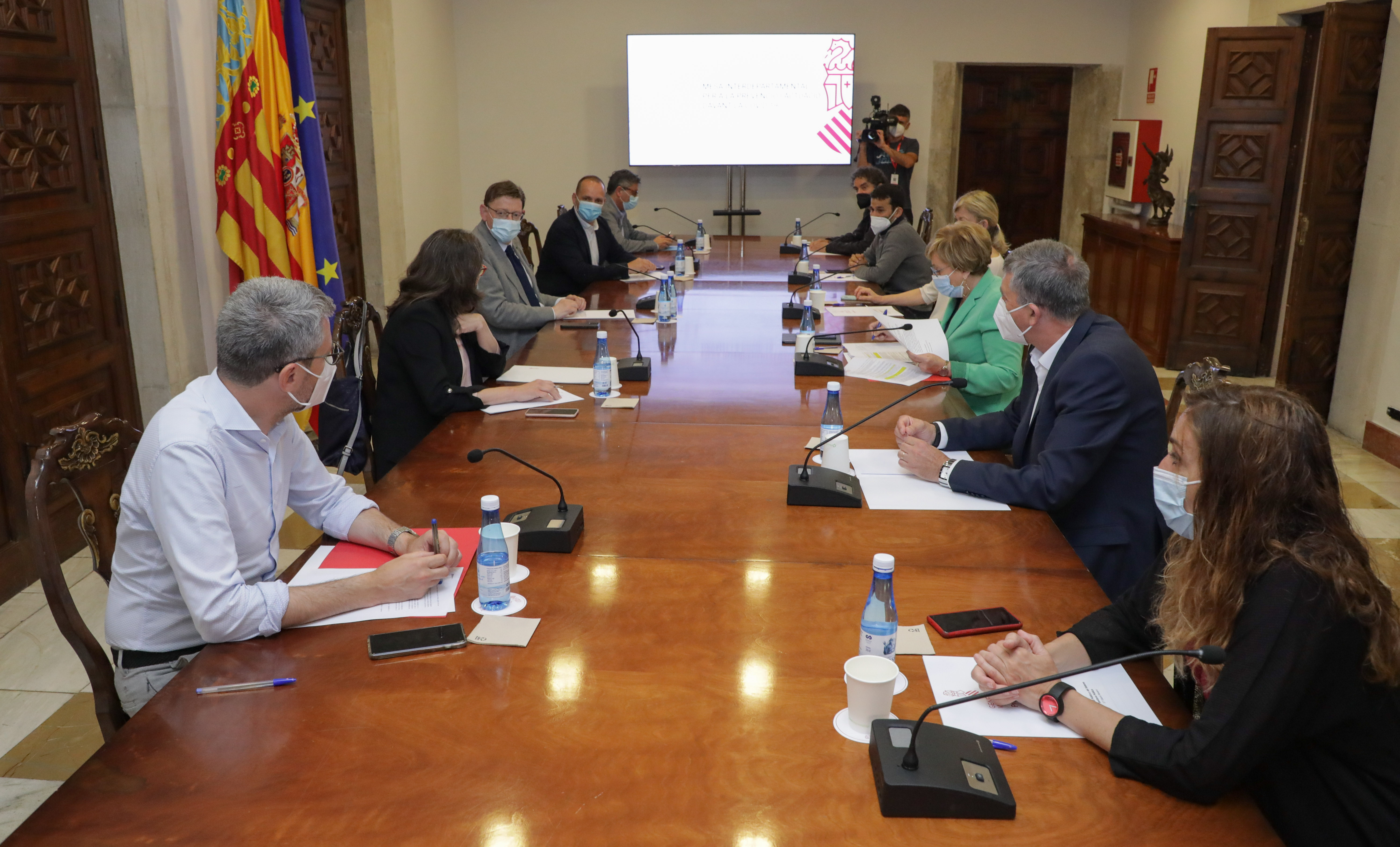Puig anuncia que esta quincena será la última con toque de queda 