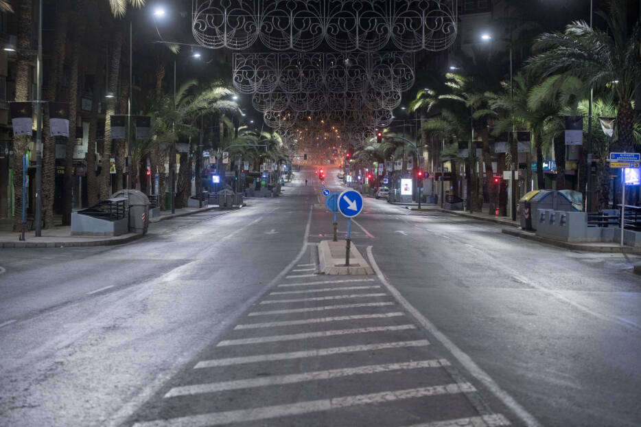 El TSJCV avala retrasar una hora el toque de queda y el cierre de la hostelería hasta las 00.30 horas