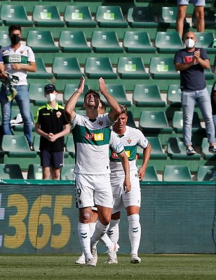 El Elche se acerca a la salvación al descanso