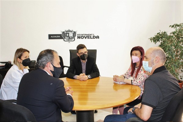 Novelda se reúne con Facpyme para abordar nuevas propuestas que reactiven el comercio local