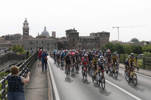 Nizzolo gana en Verona