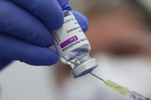 El Comité de Bioética avala que los vacunados con AstraZeneca puedan recibir la segunda dosis