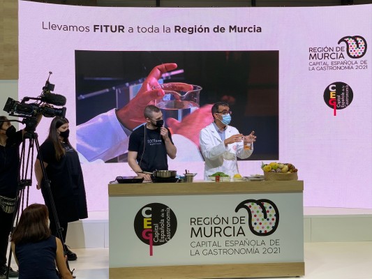La ciencia que hay tras la olla gitana y los paparajotes: demostración de la UMU en Fitur