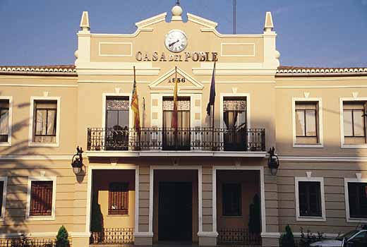 Catorce alcaldes y exalcaldes de PP, PSPV y EUPV, entre los 34 imputados por la trama de asesorías municipales