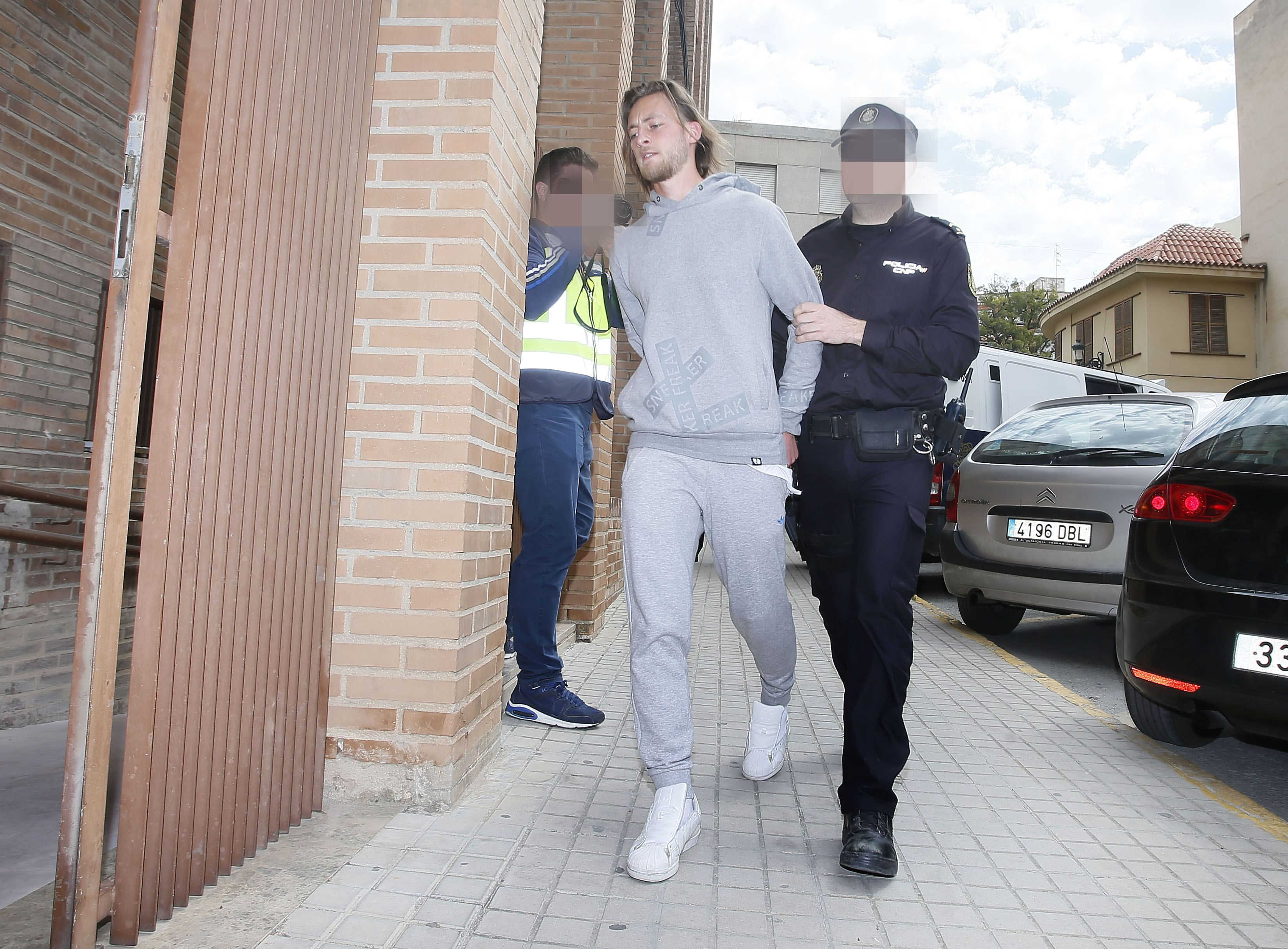 Libertad con cargos para los detenidos por el amaño del Barcelona B - Eldense