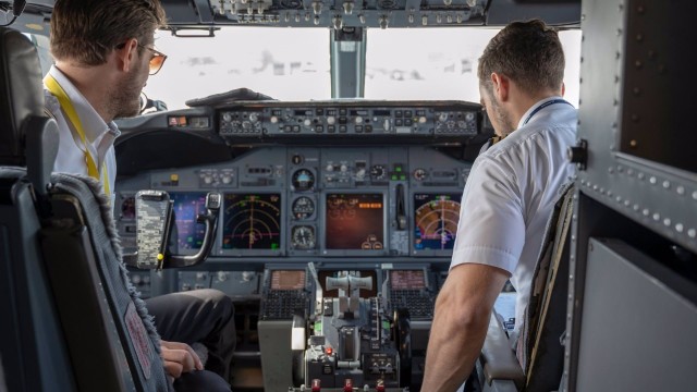 La patronal de las aerolíneas rechaza la supresión de los vuelos de corto radio que propone el Gobierno 