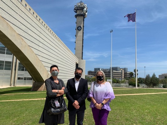 Quince directores de comunicación de empresas valencianas participan
en un encuentro en À Punt