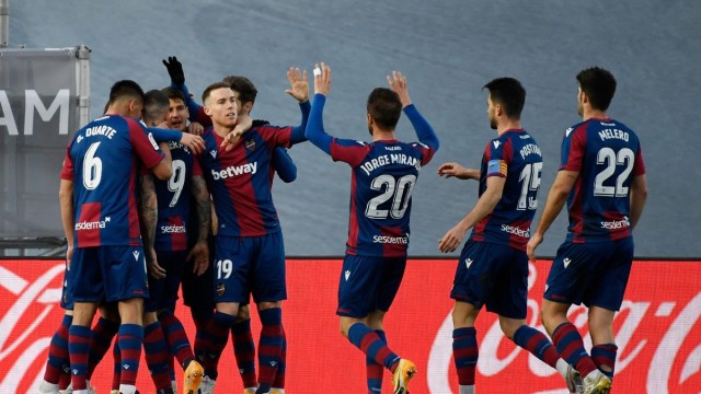 La plantilla del Levante se irá de vacaciones tras duelo ante el Cádiz y regresará en julio