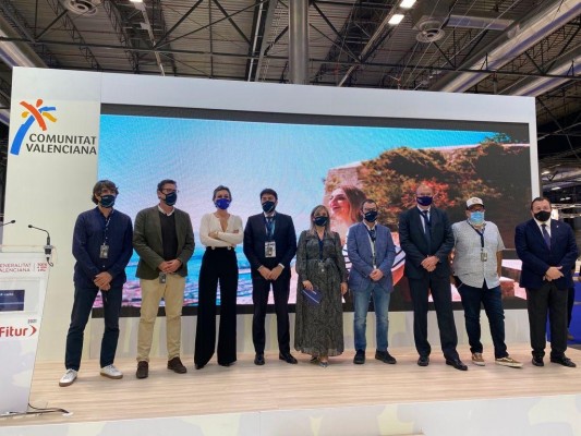 Alicante exhibe en Fitur los cien conciertos de Muelle 12 y la regata europea de la Ocean Race