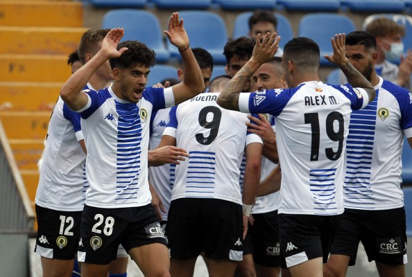 El Hércules salva la primera bola de partido