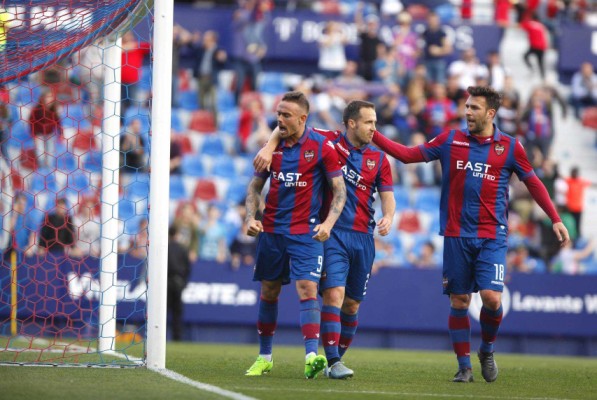 Al Levante sólo se le resisten en Segunda cuatro de sus perseguidores