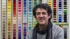 Paco López Mengual o el niño que comía lentejas revueltas con cuentos: "No entiendo la vida ni la literatura sin humor"