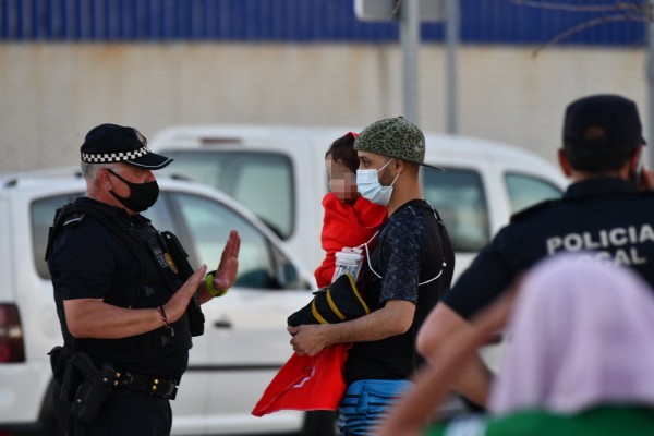 Interior expulsa a más de 4.000 inmigrantes, la mitad de los llegados a Ceuta, y habilita un sistema de devolución de 24 horas
