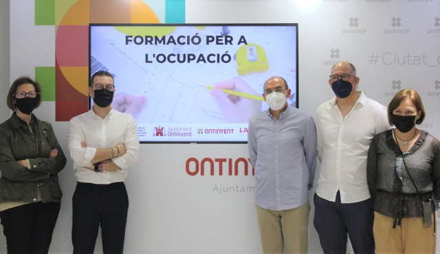 Los constructores de Ontinyent pagarán un salario a los jóvenes que quieran formarse en el sector