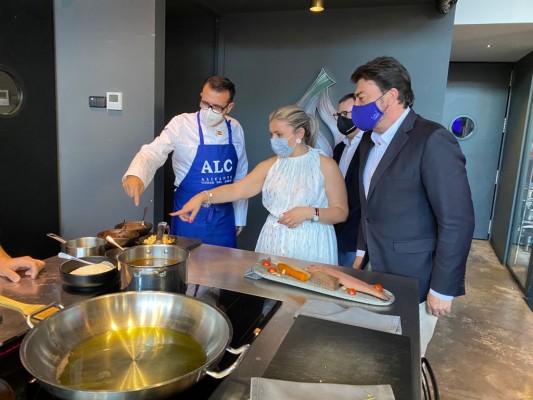Alicante promociona la marca 'ciudad del arroz' en Fitur con degustaciones en siete restaurantes