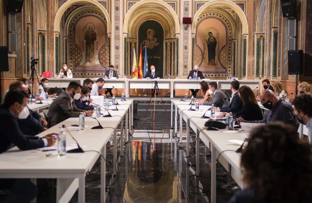 La falta de medidas contra Vera tras su detención eleva la tensión en el pleno de la Diputación 